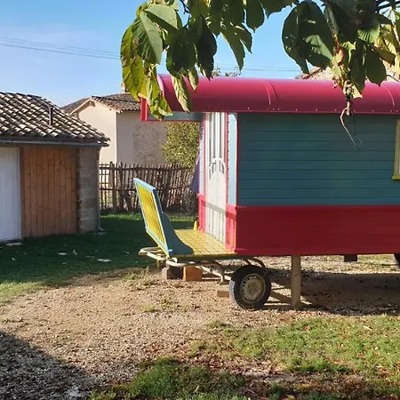 Roulotte Framboise Camping Vaux (Vienne)